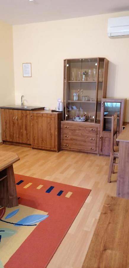 Pension Magnolia Trencin Exterior foto