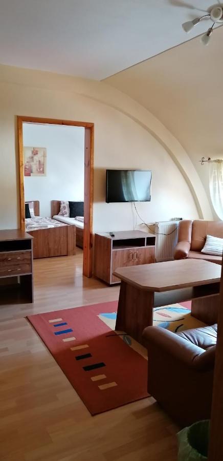 Pension Magnolia Trencin Exterior foto