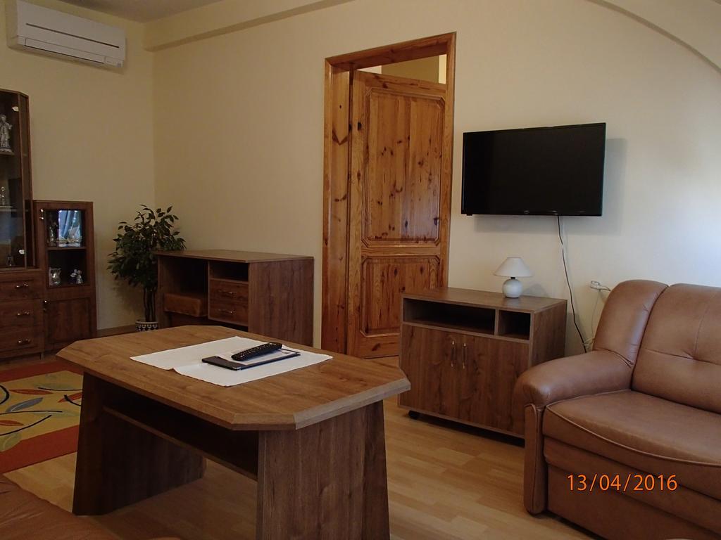 Pension Magnolia Trencin Exterior foto