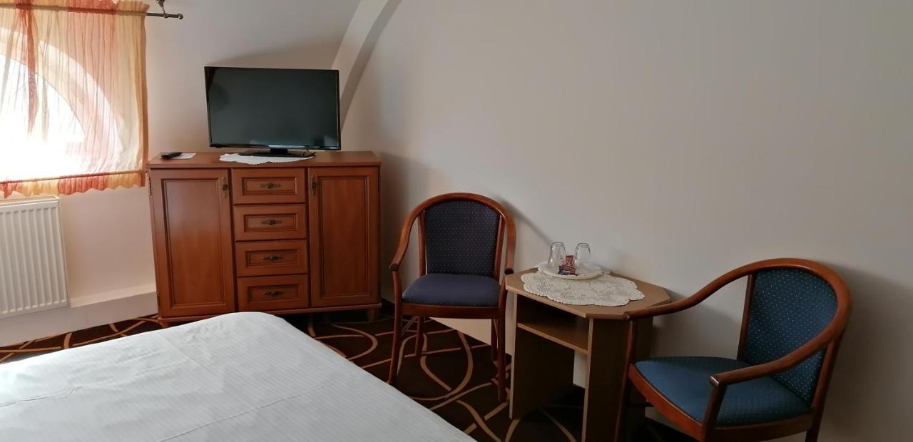 Pension Magnolia Trencin Exterior foto